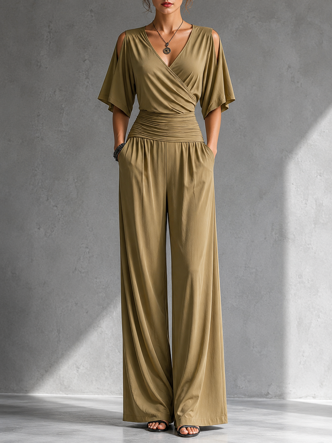Alia |  Conjunto elegante con efecto cruzado y pernera ancha