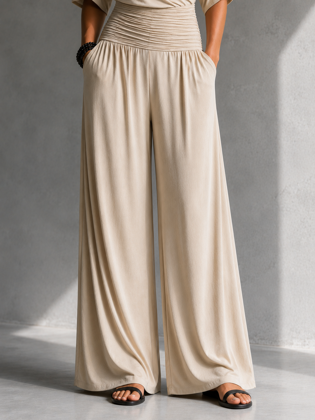 Alia |  Conjunto elegante con efecto cruzado y pernera ancha