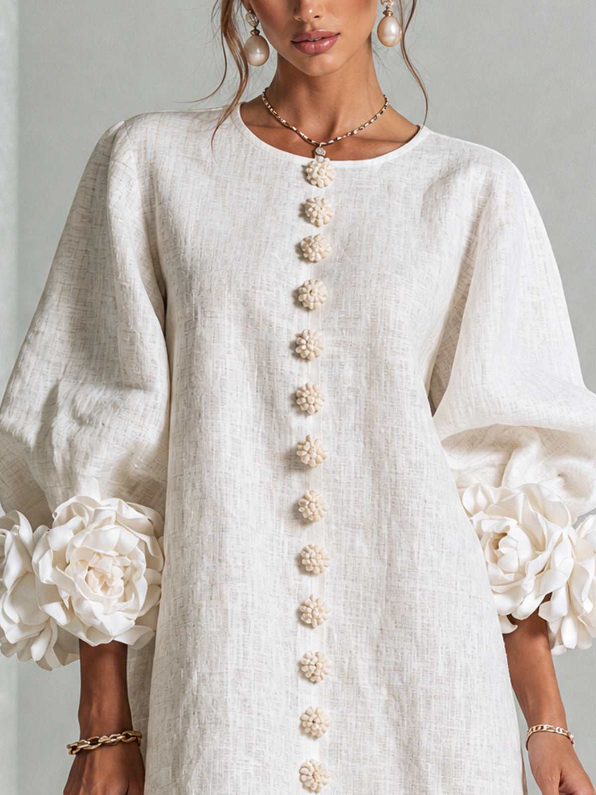 Rumi | Minivestido con estampado floral y botones, con llamativos puños florales